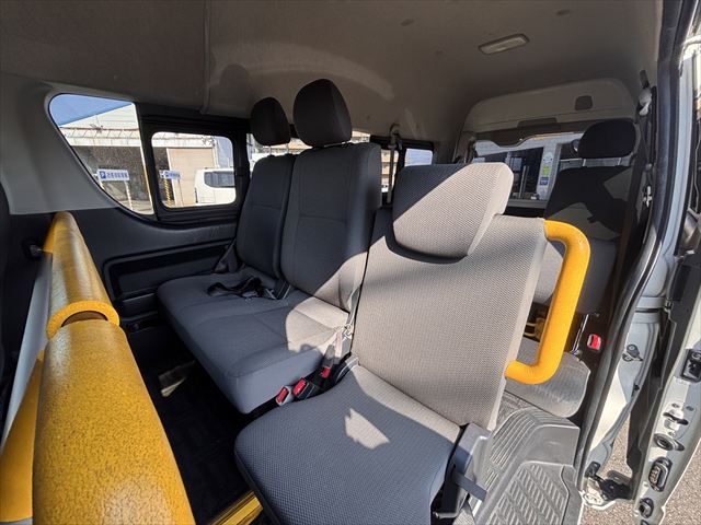 レジアスエースバン Bタイプ 車いす2名 4WD