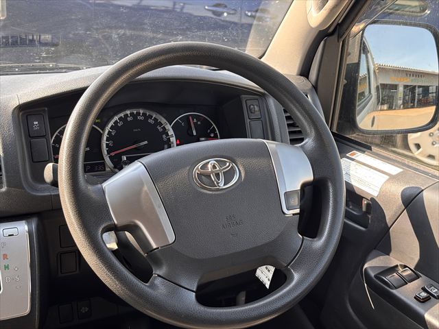 レジアスエースバン Bタイプ 車いす2名 4WD