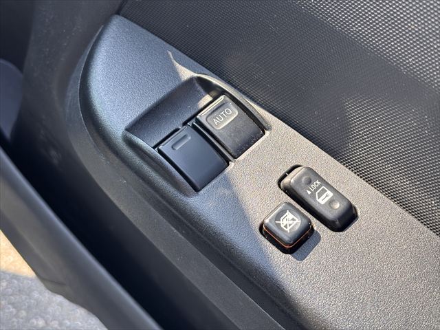 レジアスエースバン Bタイプ 車いす2名 4WD