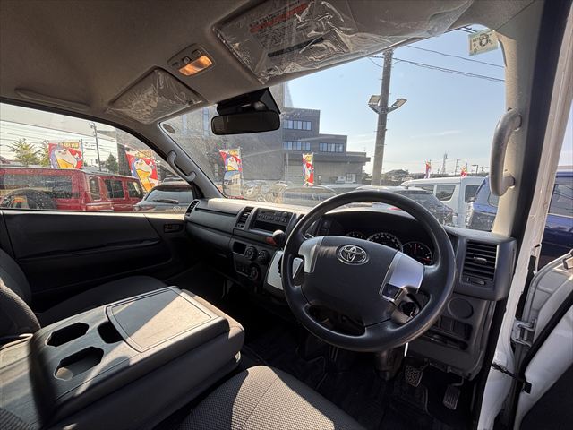 レジアスエースバン Bタイプ 車いす2名 4WD