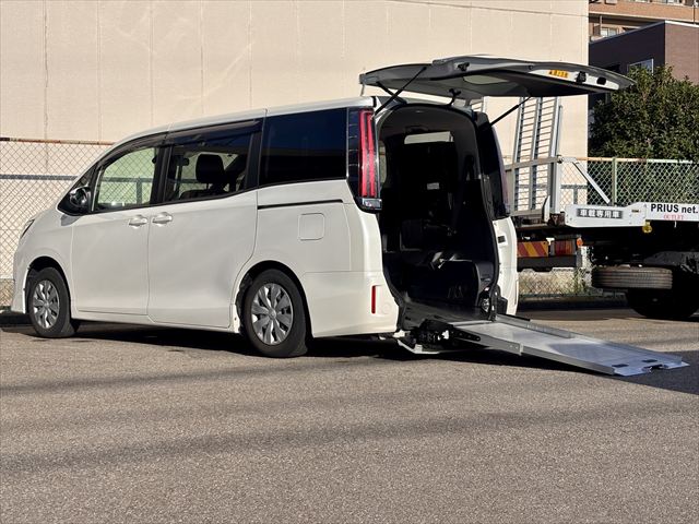 ノア タイプ1 車いす2名仕様