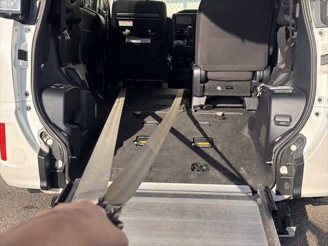 ノア タイプ1 車いす2名仕様