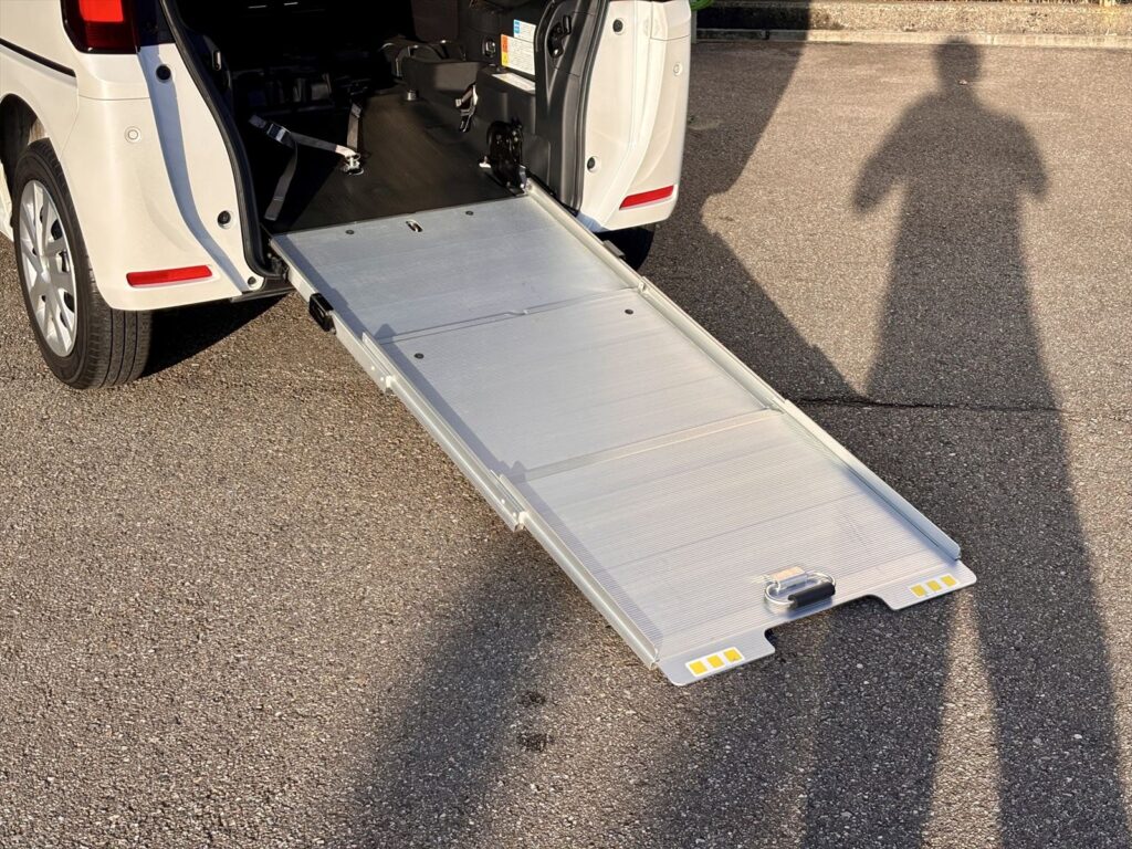N-BOX スロープ 4WD