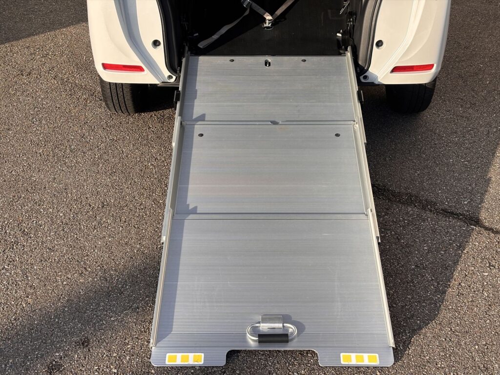 N-BOX スロープ 4WD