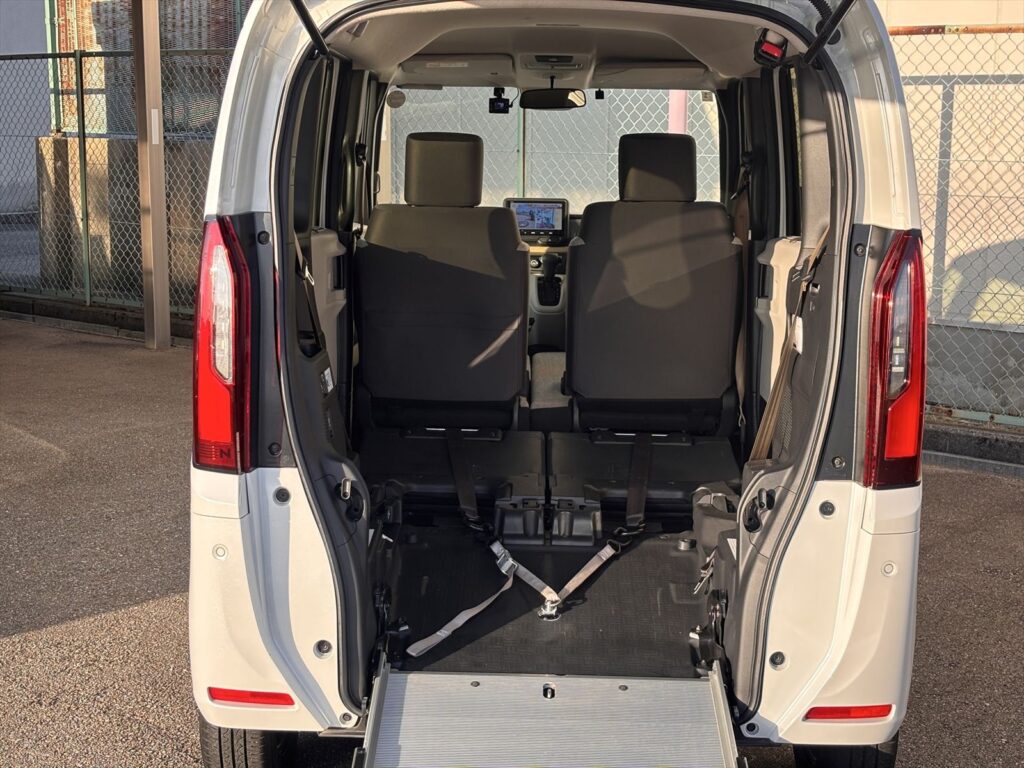 N-BOX スロープ 4WD