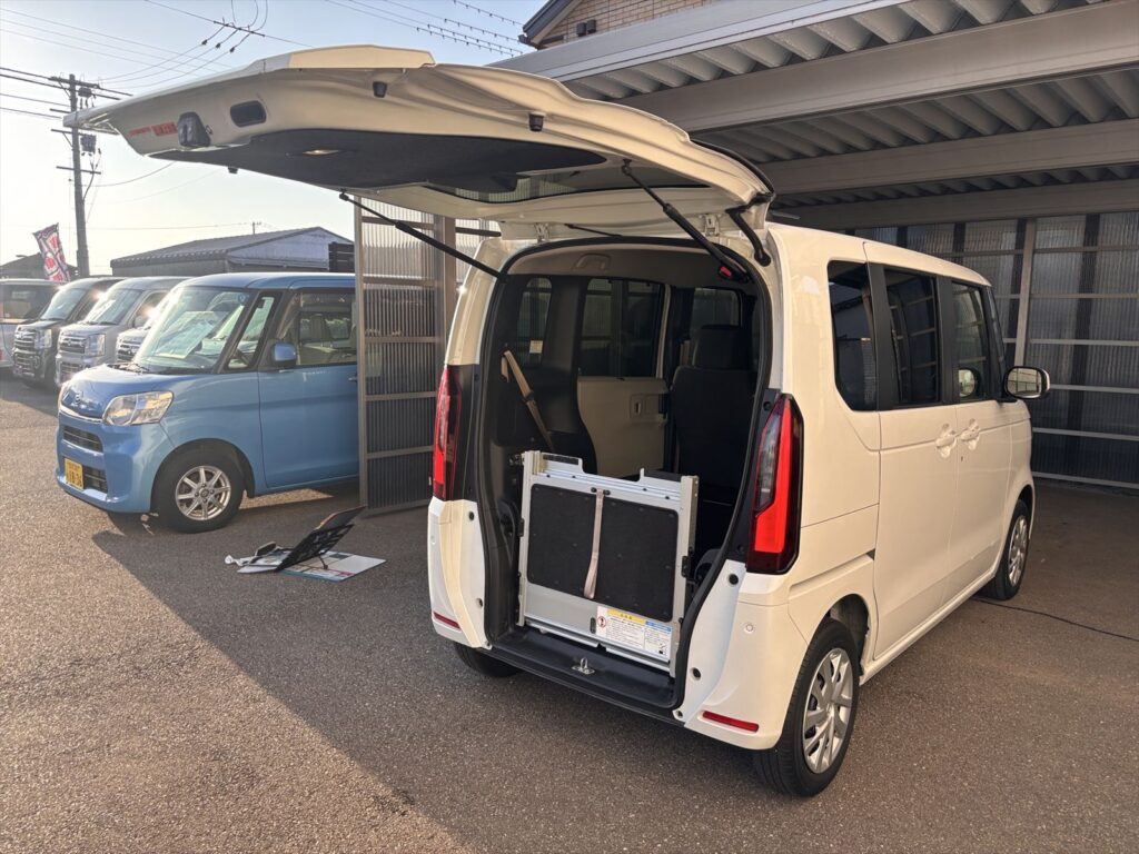 N-BOX スロープ 4WD